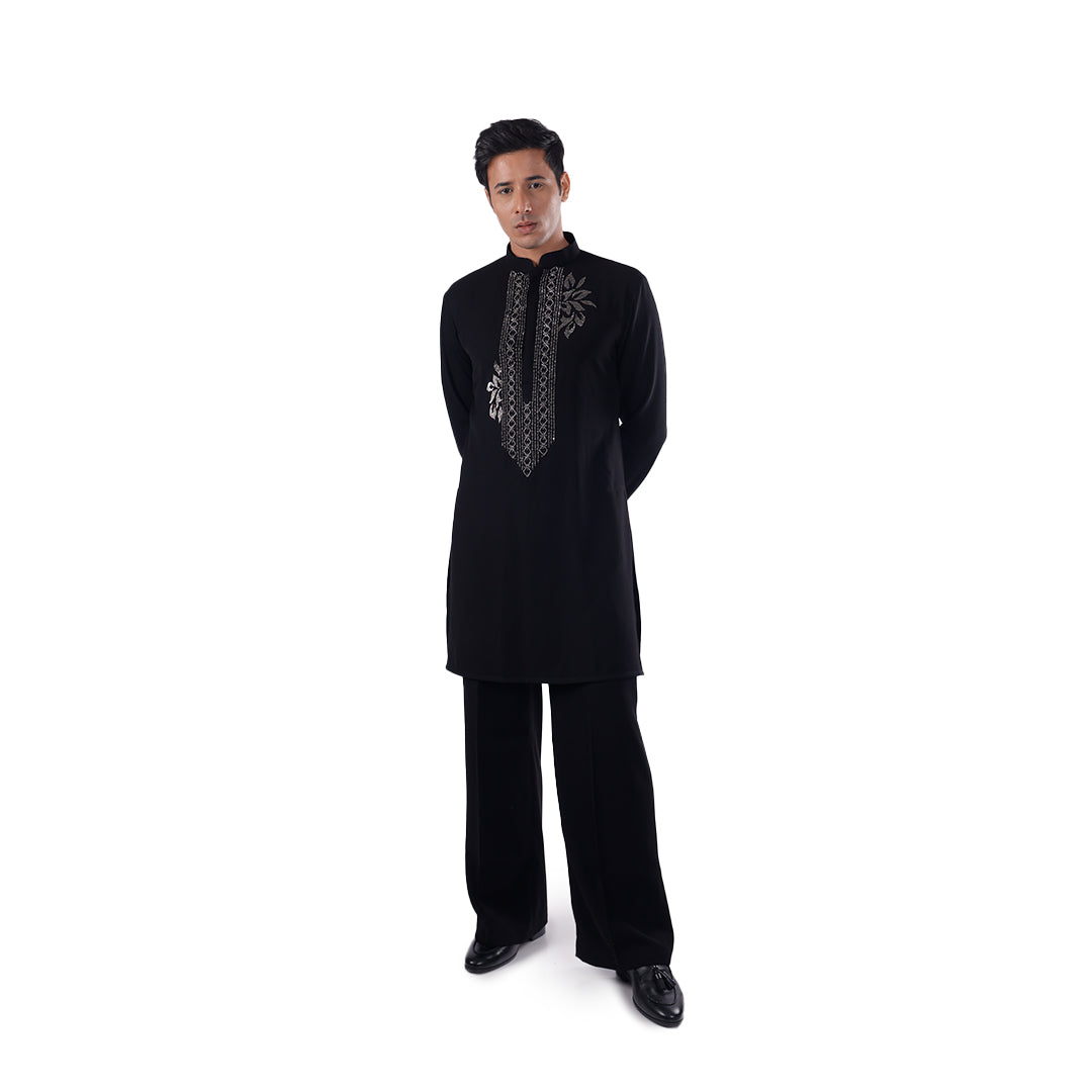 Front view of white embroidered kurta